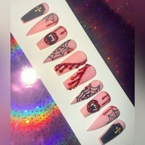 She Bites…Mistress of the night Set